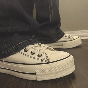 Converse Low (NEW W/ BOX) Size 9m/11w